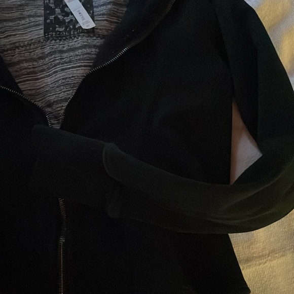 Special edition lulu zip up - Picture 6 of 6